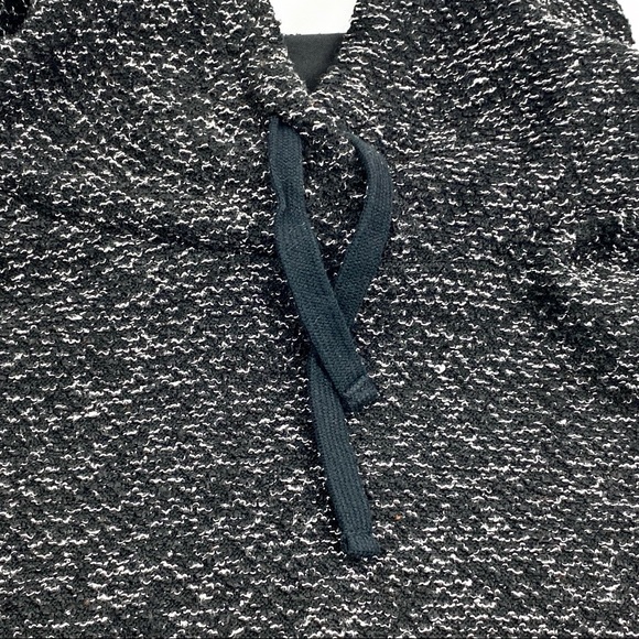 Fabletics Yukon Hoodie Size L - Picture 9 of 12